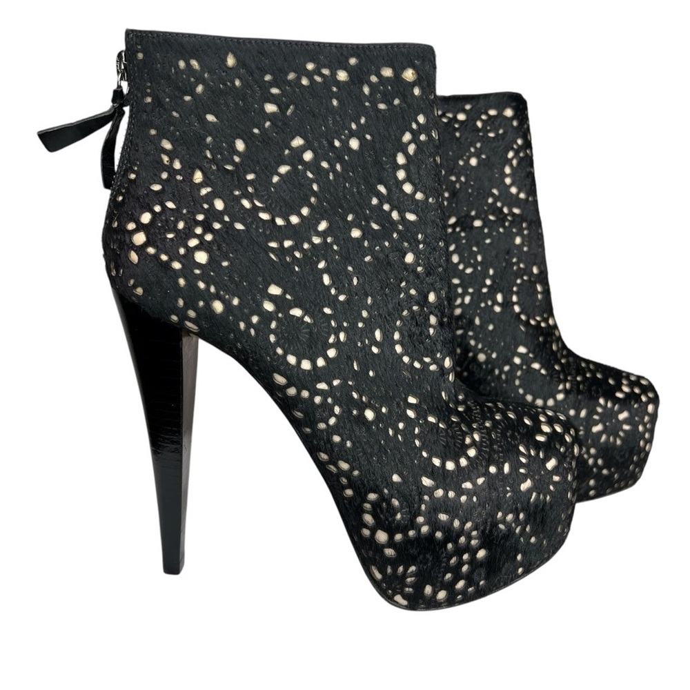 Alice + Olivia Black/Nude Paige Calf-Hair Heeled Boots